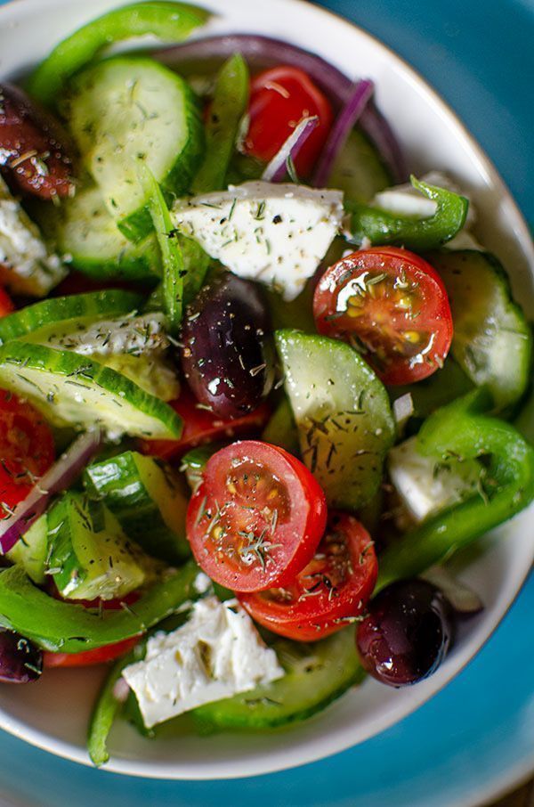 Living_Lou's tweet image. Greek salad #recipe!

You’ll need tomatoes, cucumber, feta, red onion, green pepper, and dried thyme or dried oregano... and of course extra virgin olive oil, olives and wine vinegar! 💕🇬🇷

RECIPE: buff.ly/2YV9xhM
#salad #veggies