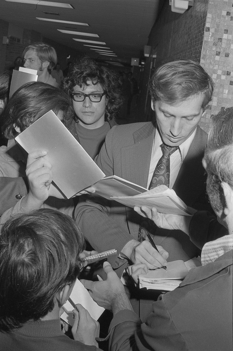 olimpiuurcan's tweet photo. Bobby Fischer during a brief visit at the San Antonio tournament in late 1972. Asked why he did not compete in a well-sponsored event with elite players, Fischer replied: "This money is a joke." About Karpov as a possible challenger, he said: "I've hardly heard of him." https://t.co/99nBsZrlDf