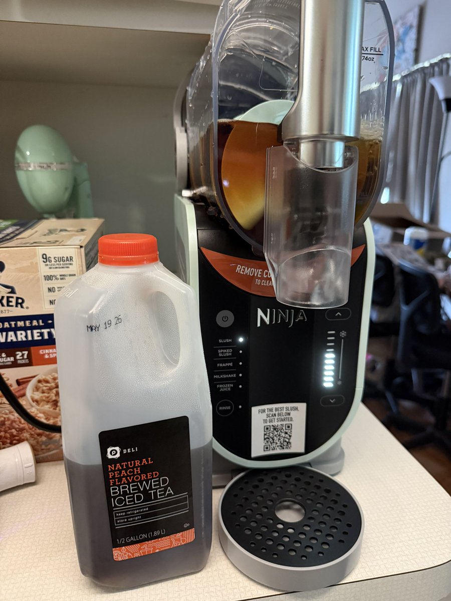 LeandraTrueLife's tweet photo. As a true Floridian who just bought a Ninja Slushi I have to try and make a @Publix Peach Tea slush! 10/10! Now I need to try all of the teas and lemonades in my Ninja Slushi! 
#NinjaSlushi #Publix #Summertimedrinks https://t.co/YpOuKhIwC1