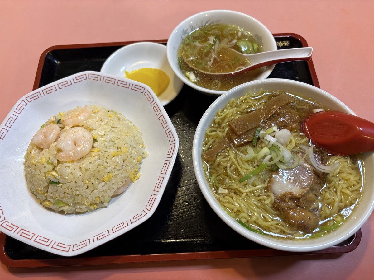 レビソ tweet media