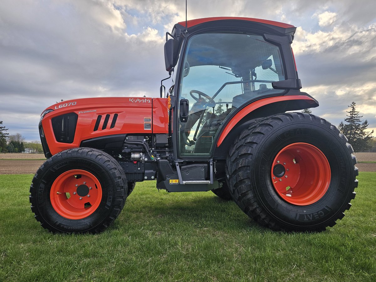 YourAgTireGuy's tweet photo. Brand new @KubotaCanadaLtd L6070 — not your typical setup 👀
✅ Custom wheels (built in-house @Tirecraft)
✅ Big @CEATtyres turf tires
The only one like it — possibly the first L6070 ever customized
What do you think?
#YourAgTireGuy #AgInnovation #CustomWheels #KubotaL6070 #ontag https://t.co/8f2cKUHPH7