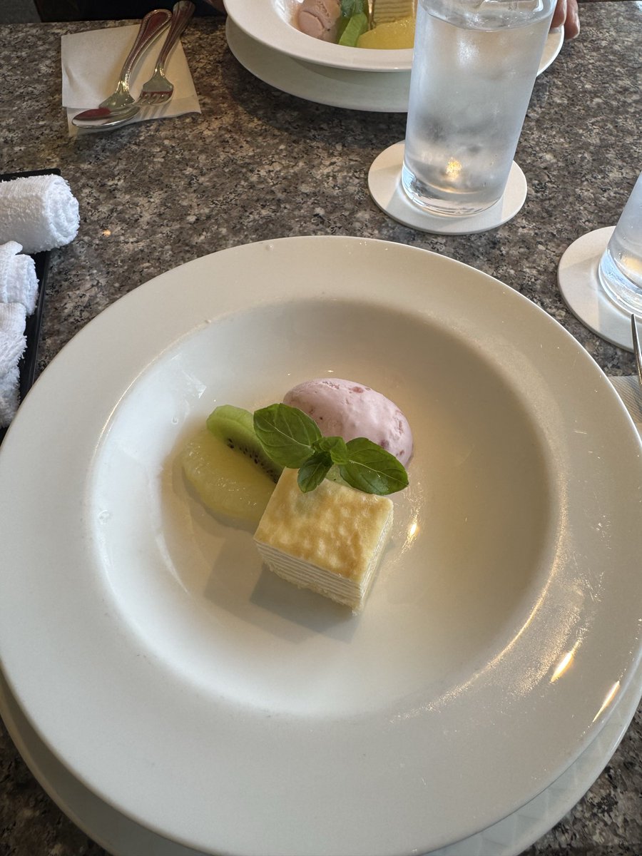 t6N0WbBIYkfoVqk's tweet image. 鉄板焼きランチ！ステーキハウスハマ郡山店様の料理が最高でした！【Here are some of the best steak restaurants in Japan!】
youtu.be/6r_mmyzPGv8

YouTubeにて公開中です！ぜひご覧ください！

#鉄板焼き　#steak #ステーキ　#福島県　#郡山市　#hamakoriyama  #ステーキハウスハマ　#東北LINE