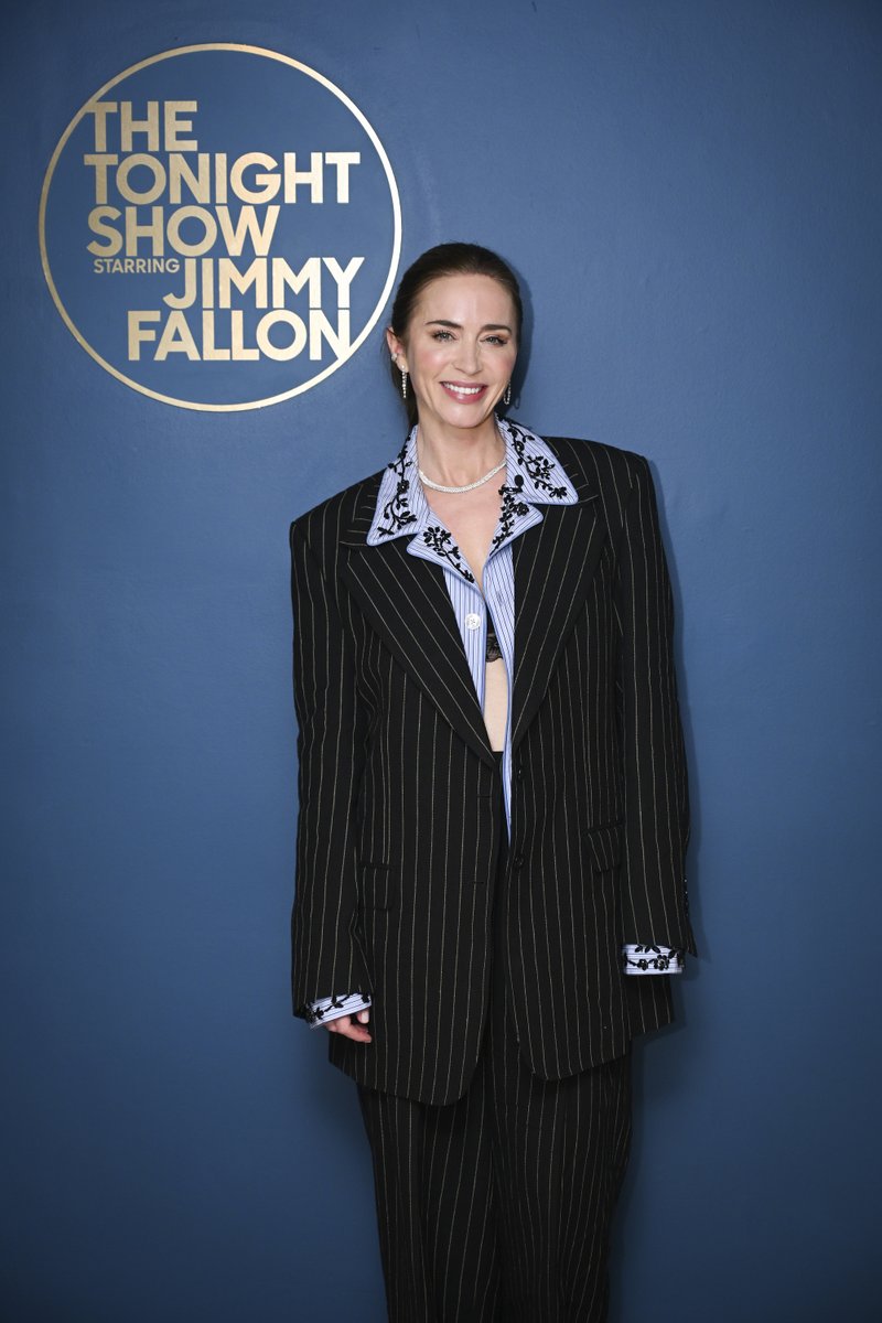 FallonTonight's tweet photo. Emily Blunt is in Studio 6B to talk The Devil Wears Prada 2 tonight! #FallonTonight #TheDevilWearsPrada2 https://t.co/wJ8oW2fDyc