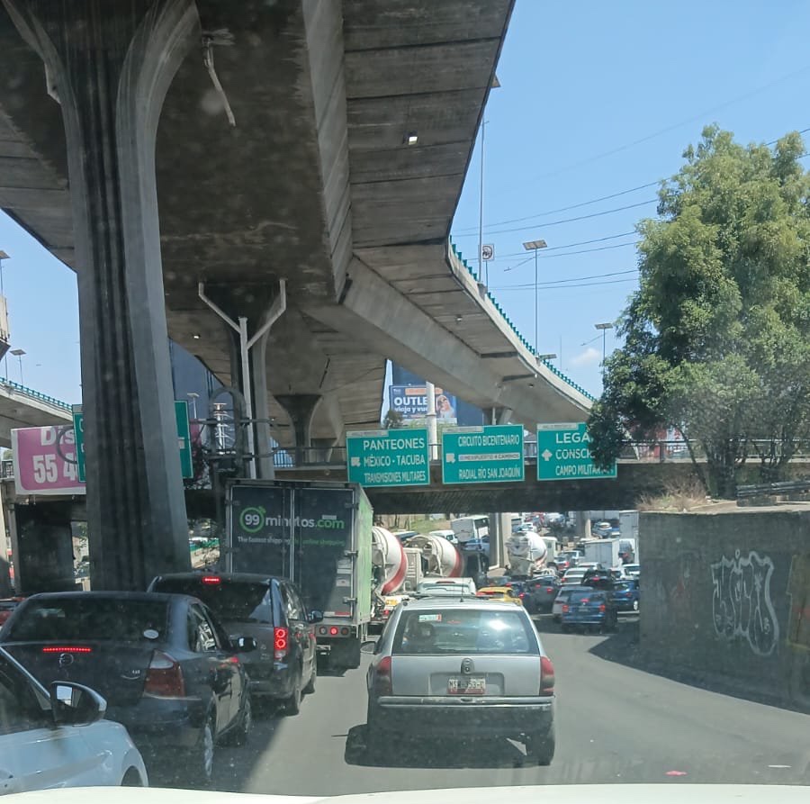 zonaceroedomex's tweet image. #ZCN I Esta tarde encontrarán severo caos vial en Periférico Norte, desde la zona de #Naucalpan hasta #Tepotzotlán. Tomen precauciones.