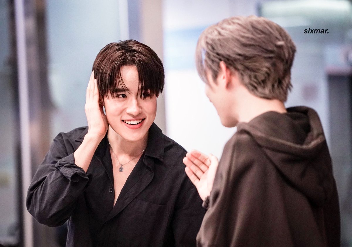 Nu_newie's tweet photo. #ThePedigreeofLove - Chapter 18 is up!

"I don't care about their business. He raised a weapon near you. I will protect you, Dylan."

🔗 https://t.co/es5cQhwV4D

#JunDylan #au #ao3 #NutHong #TopDylan #BottomJun https://t.co/D8GGPtL3c4