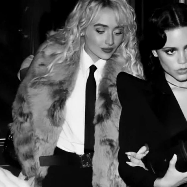 HartFrequency's tweet photo. 𝑰𝒇 𝒅𝒆𝒗𝒐𝒕𝒊𝒐𝒏 𝒊𝒔 𝒂 𝒔𝒊𝒏, 𝒕𝒉𝒆𝒏 𝑰 𝒄𝒐𝒏𝒇𝒆𝒔𝒔: 𝑰 𝒃𝒆𝒍𝒐𝒏𝒈 𝒊𝒏 𝒕𝒉𝒆 𝒂𝒓𝒎𝒔 𝒐𝒇 𝒂 𝒃𝒆𝒂𝒖𝒕𝒊𝒇𝒖𝒍 𝒘𝒐𝒎𝒂𝒏.

𐙚₊˚⊹♡

〔 @heavenlybluff 〕 https://t.co/mcxJiqdYFm