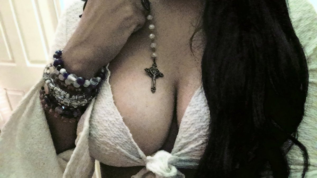 Christina tweet media