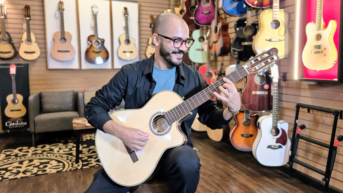 saludycultura's tweet photo. #GuitarsBoutique anuncia convocatoria para impulsar a jóvenes #guitarristas y #bajistas
Con el propósito de brindar oportunidades reales a jóvenes talentos en la música, y como parte de la celebración de su aniversario número 17 https://t.co/eqgzmtIMhp