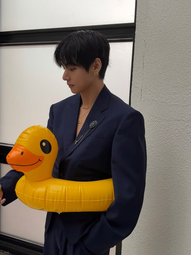 12C, Liam. tweet media