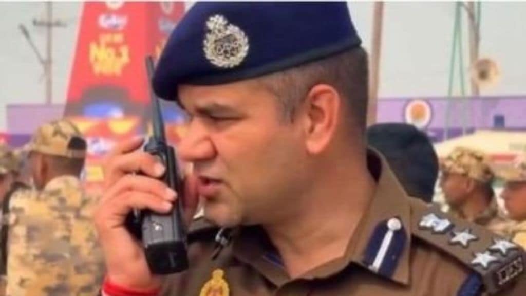 LiveLawIndia's tweet image. #BREAKING PIL filed in #SupremeCourt challenging the Election Commission of India's decision to appoint UP IPS Officer Ajay Pal Sharma as 'Election Observer' in West Bengal Assembly Elections.

Petitioner contends that the officer is "highly partisan" and was threatening
