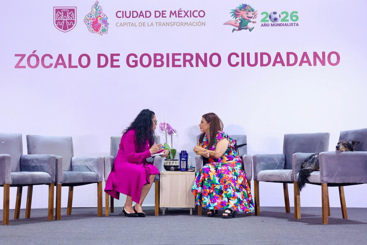 ClaraBrugadaM's tweet photo. En la jornada 69 de #ZócaloCiudadano volvimos a reunirnos en el corazón de nuestra ciudad para escuchar, atender y dar seguimiento directo a las solicitudes.

Cada martes reafirmamos una convicción: gobernar es estar cerca, mirar de frente y construir soluciones con la ciudadanía.