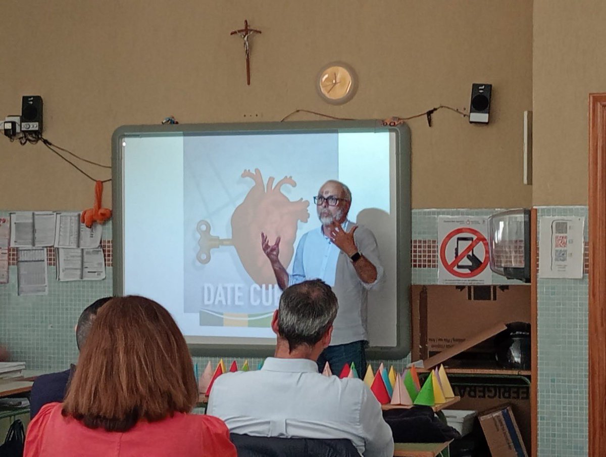 educar_net's tweet photo. En EDUCAR España desarrolló el taller formativo: “Las cuatro partes del corazón”, que propone trabajar la interioridad como camino para renovar la educación, ayudando a educadores y estudiantes a crecer de manera integral. Descubre más en: https://t.co/0gn5W4by4m https://t.co/8x9JRit1Ht