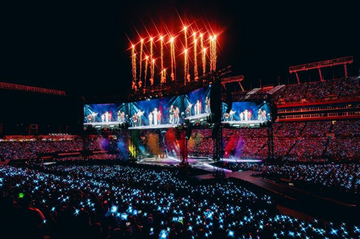 BTSWorldTour26's tweet photo. 📍TAMPA, USA - Night 3 (The Finale!) 🇺🇸
Location: Raymond James Stadium
Concert Start: 8:00 PM EDT
LIVE📺 https://t.co/5WmuKKPa9M

It's the final night in Tampa!💜

#BTSinTampa_Night3 #BTS_Tampa #BTSWorldTour2026 #BTS #방탄소년단 #RaymondJamesStadium #BTS_Night3 #ARMY #BTSinTampa https://t.co/hgJYUUmNRK