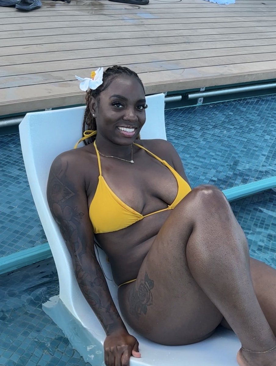 tenytee's tweet photo. Sunkissed🌞🤩 https://t.co/rFiAuJos10