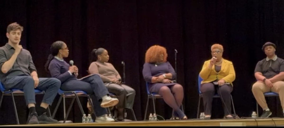 SheneanL's tweet image. Honored to participate in Community Board 9’s Education Town Hall for the second year in a row! Always a pleasure engaging with our community on the issues that matter most to our neighborhood. Thank you for the invitation!
#CommunityEngagement #District17 #WeRiseByLiftingOthers