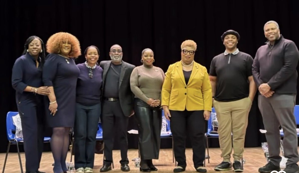 SheneanL's tweet image. Honored to participate in Community Board 9’s Education Town Hall for the second year in a row! Always a pleasure engaging with our community on the issues that matter most to our neighborhood. Thank you for the invitation!
#CommunityEngagement #District17 #WeRiseByLiftingOthers