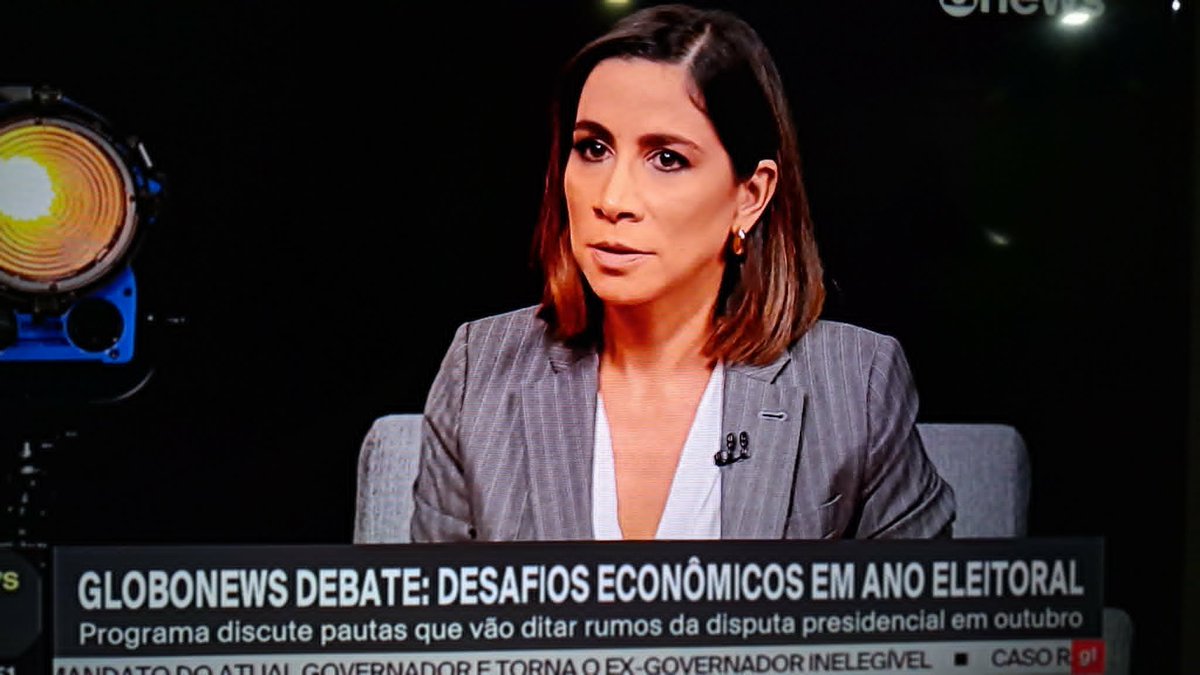 fcjuliaduailibi's tweet photo. Agora #GloboNewsDebate com a melhor @juliaduailibi 
📢 tá linda de cabelo novo!! https://t.co/8vzkCw19V2
