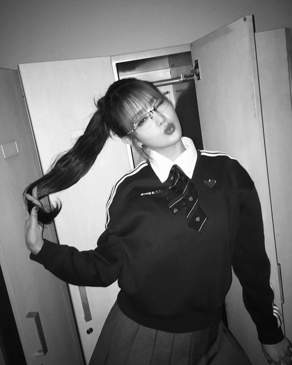 12C, José. tweet media