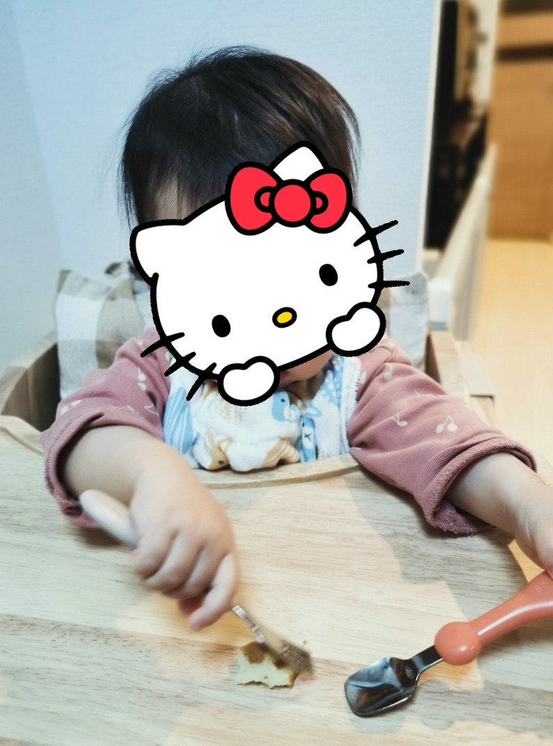 Senpai_kuriman's tweet image. 妻がいないので私が娘ﾁｧﾝに
フランス料理の朝ごはんを与えています

#育児