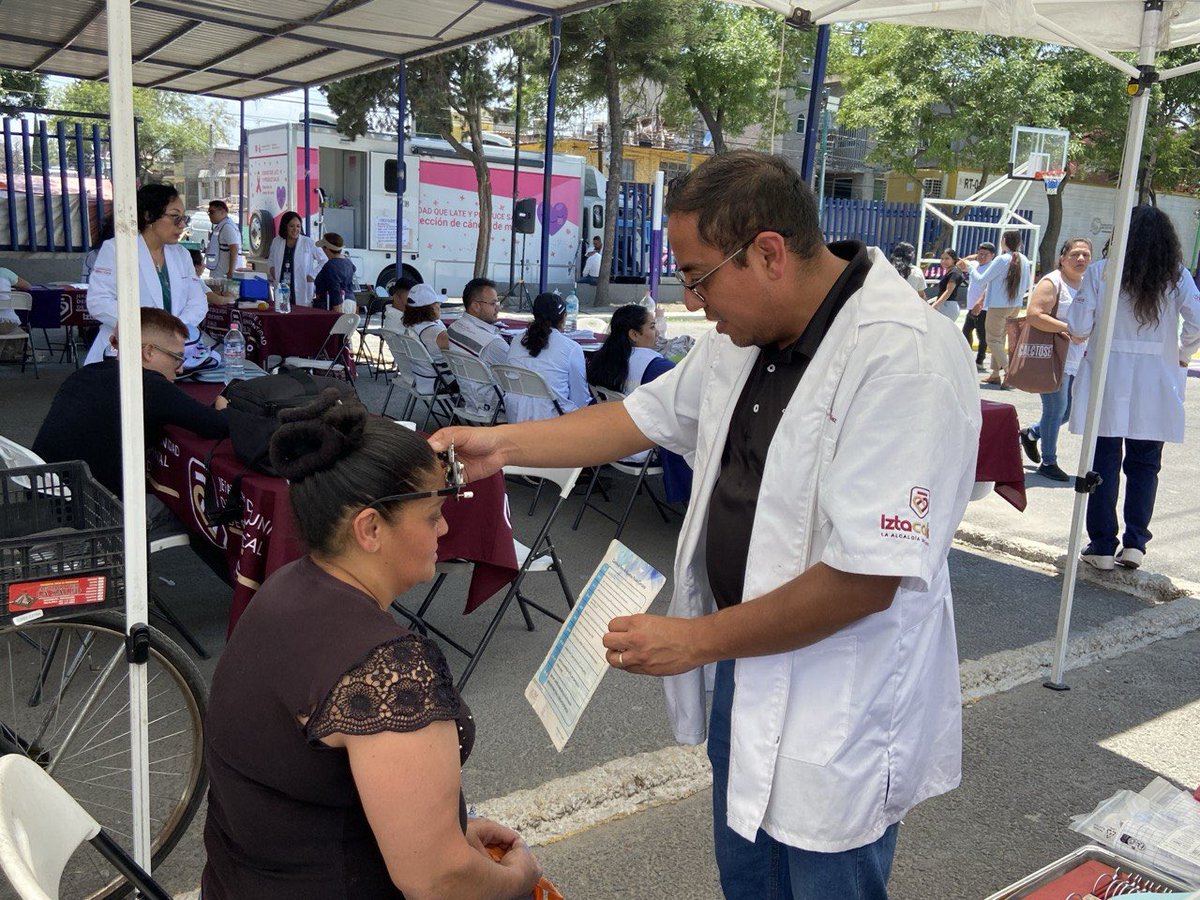 Cuidar de nuestra comunidad es prioridad 💚
Así se vivió la Jornada de Salud en la colonia Campamento 2 de Octubre, con servicios para el bienestar de nuestras vecinas y vecinos.

Seguimos trabajando por una comunidad más sana.

¡Nos vemos mañana en su segundo día!