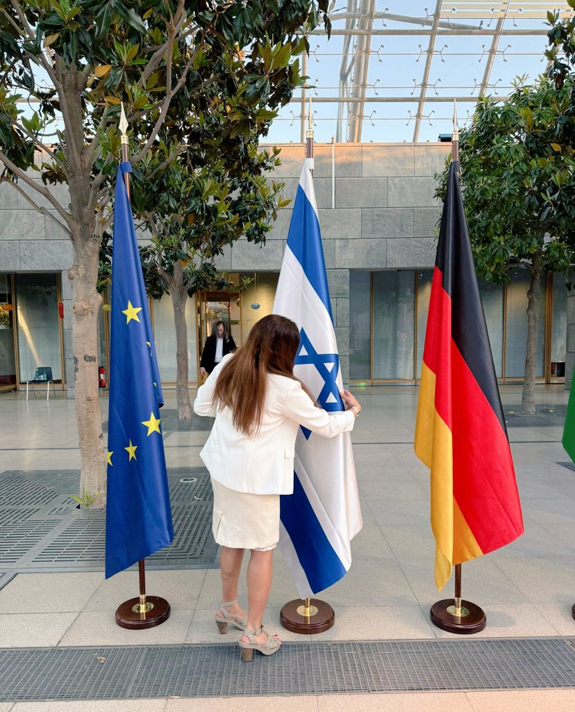 Ronai Chaker tweet media