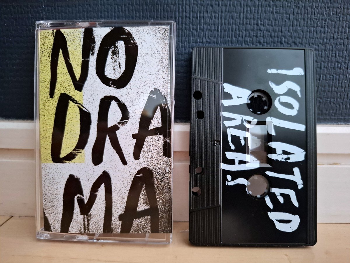 WOODOFHEARTTYO's tweet photo. 🌸Out 30th, April in Japan🌸

NO DRAMA:Isolated Areas-WOH06

1. Mister Messiah
2.🎧Highway Robberies
3. Read the Room
4. Doorstep

- with three languages Lyric sheet -

No Drama is indie/punk, emo, screamo from Toulouse, France, formed in 2022. https://t.co/zYIbNA8dSi