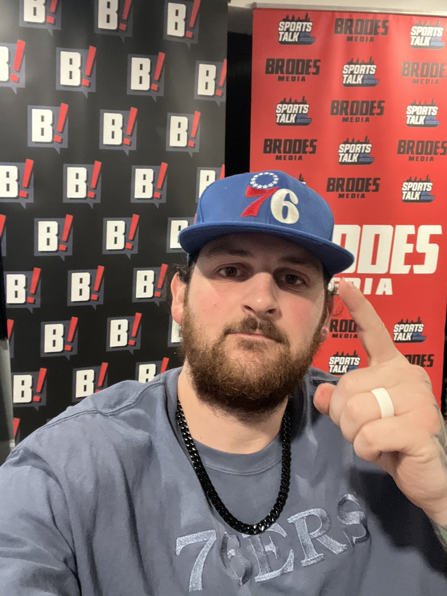 Brodes81's tweet photo. Sixers?! 👀

Don’t let me down!! Let’s close out the 4th strong!!

#StillRidingTheRide https://t.co/mruNTlB9uh