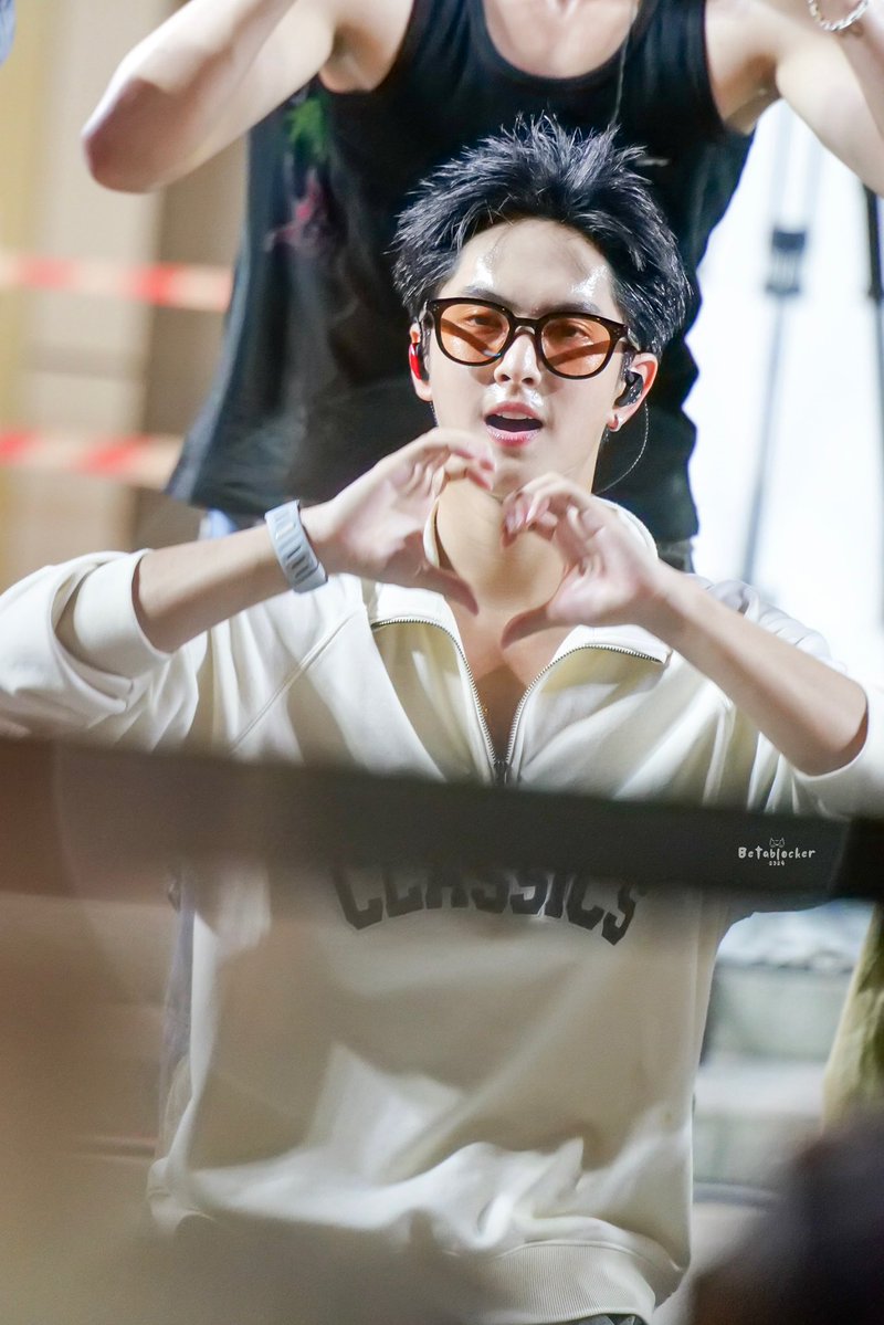 Beta_Cu20th🦋✨ tweet media