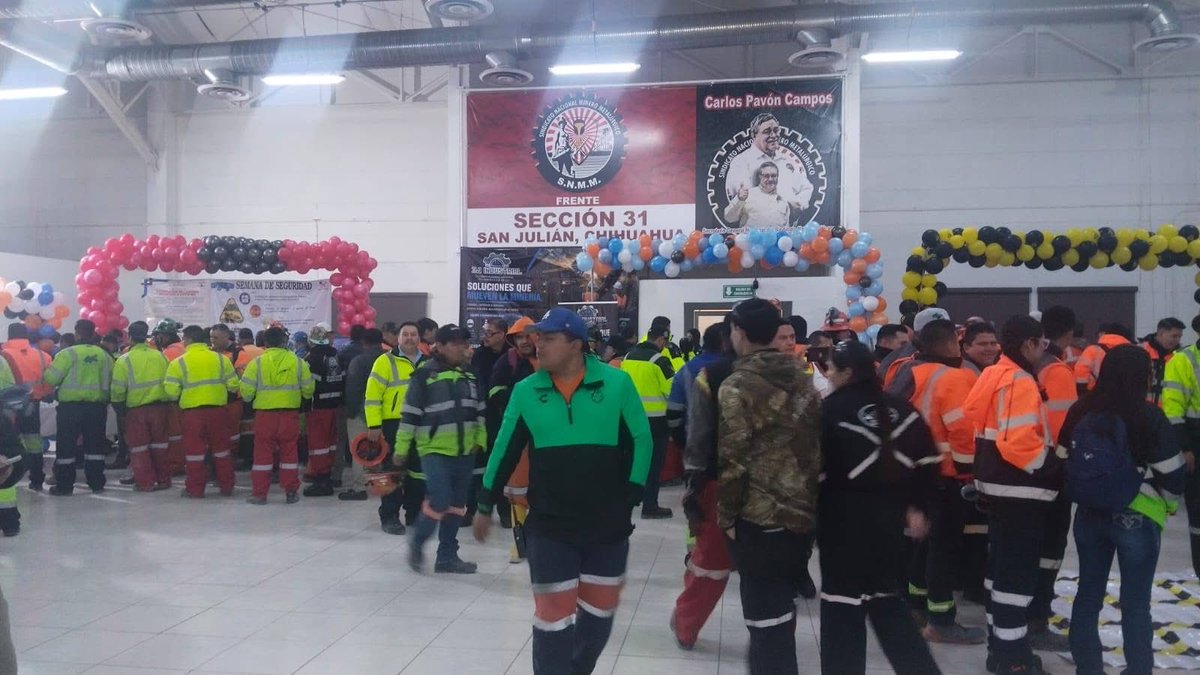 FrenteSec31's tweet photo. ⭕️28 de abril Día mundial de la seguridad y salud en el trabajó 
Se realiza feria de seguridad para todos los compañeros y compañeras de la unidad porque en el Sindicato Nacional Minero Metalúrgico Frente la seguridad es prioridad 📢 
#SeguridadPrimero https://t.co/Xof5vJAqvv