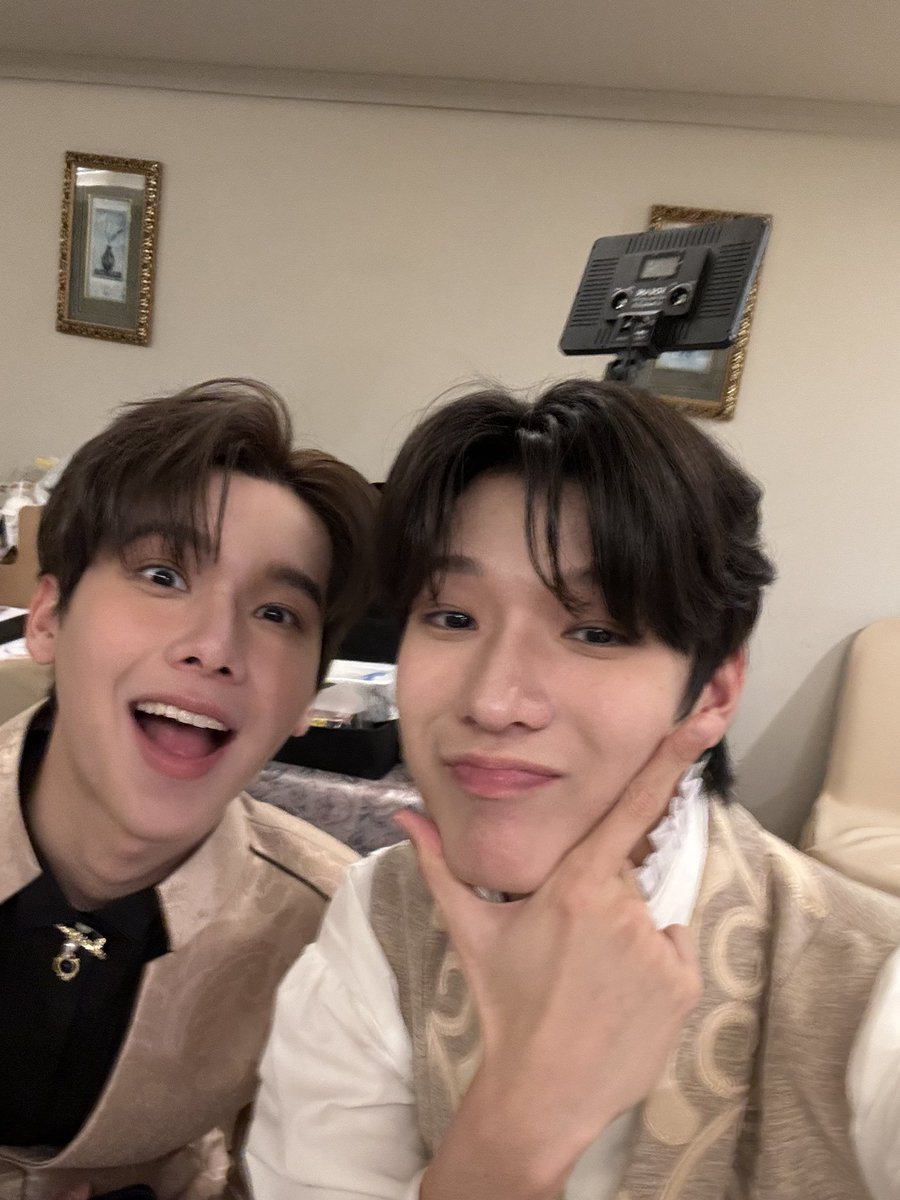 jmoi_o's tweet image. Jimmy to ohm : Cute puppy, I’m happy to have met you. thank you for giving me the strength to come back once again. thank you for always being kind to this person 🤍
#jimmyohm