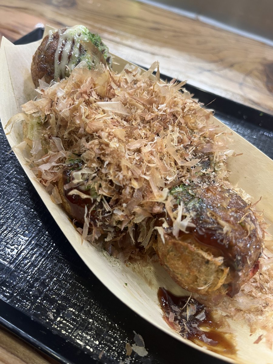 566_teaware's tweet photo. 日本 たこ焼き
Japan, Takoyaki (Octopus Balls),
#日本 #たこ焼き
#Japan #JapaneseFood #Takoyaki #FoodCulture #StreetFood #Washoku #Octopus https://t.co/vJlpU7TASN