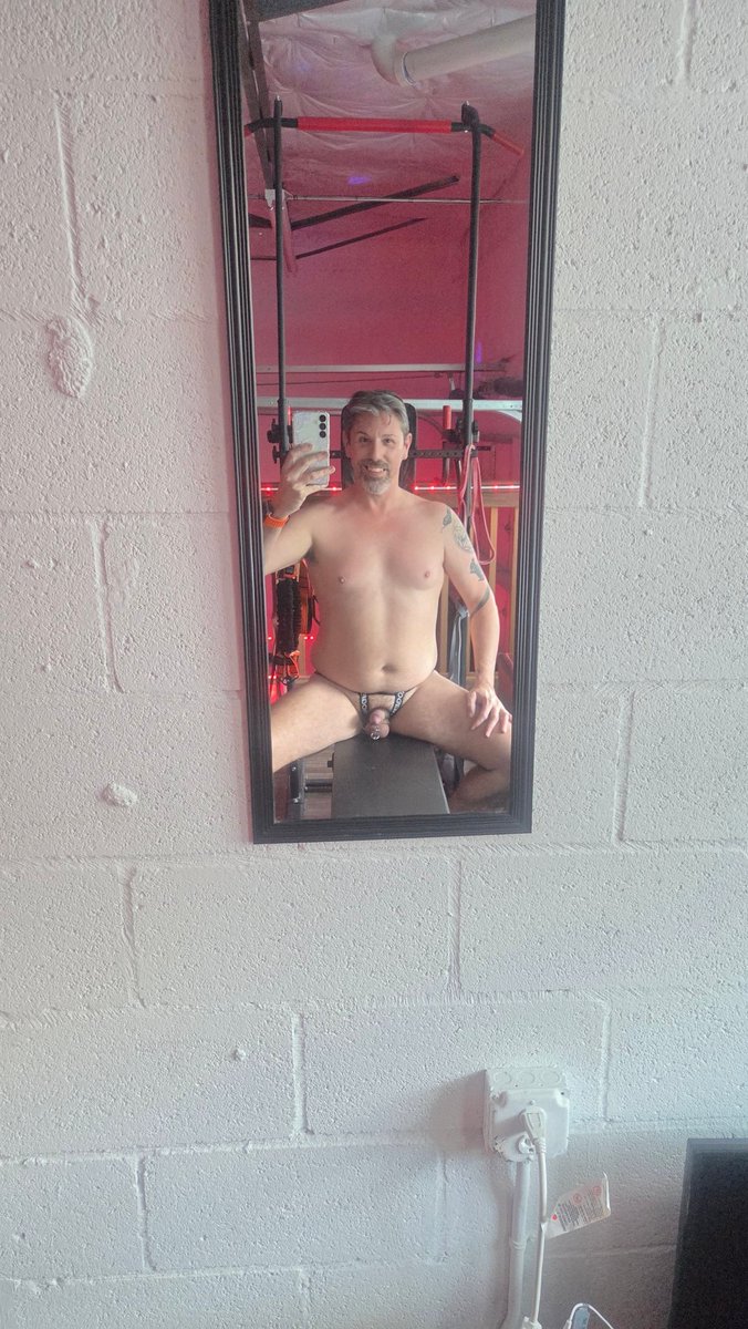BarecutsFTL's tweet photo. At the suggestion of yours truly, a friend of mine started offering naked fitness classes and personal training at his private gym. This definitely makes me want to work out more! 😍 https://t.co/ENyFkpYaV4