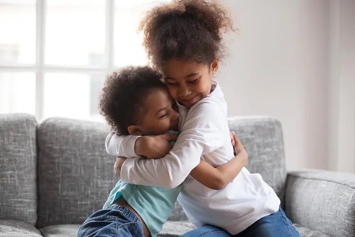TodaNoticia's tweet image. Los chicos que ayudan a cuidar a sus hermanos de chicos desarrollan una gran habilidad, según la ciencia todanoticia.com/2026/04/27/los… #hijos #hermanos #ciencia #infancia #todanoticia