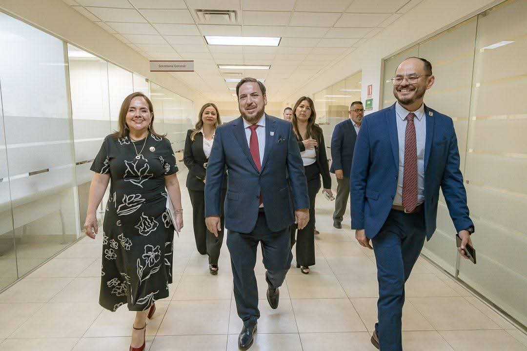 EDUCATAM's tweet photo. Haciendo cumplimiento de la glosa del Cuarto Informe del gobernador Américo Villarreal Anaya, el secretario de Educación de Tamaulipas, Miguel Ángel Valdez García, compareció ante las y los diputados en el Pleno del Congreso del Estado, donde https://t.co/srTfwBecys