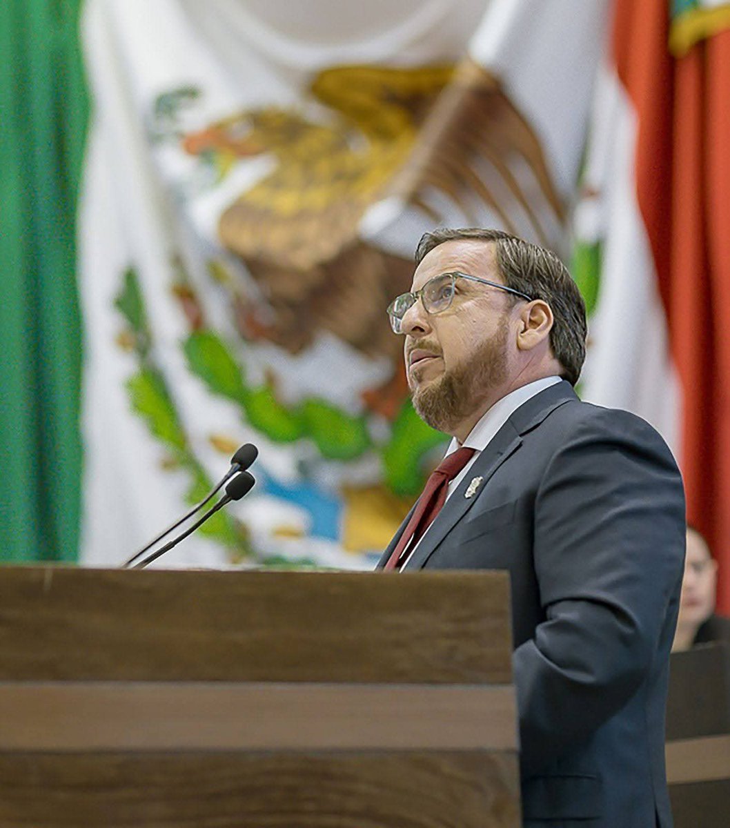 EDUCATAM's tweet photo. Haciendo cumplimiento de la glosa del Cuarto Informe del gobernador Américo Villarreal Anaya, el secretario de Educación de Tamaulipas, Miguel Ángel Valdez García, compareció ante las y los diputados en el Pleno del Congreso del Estado, donde https://t.co/srTfwBecys