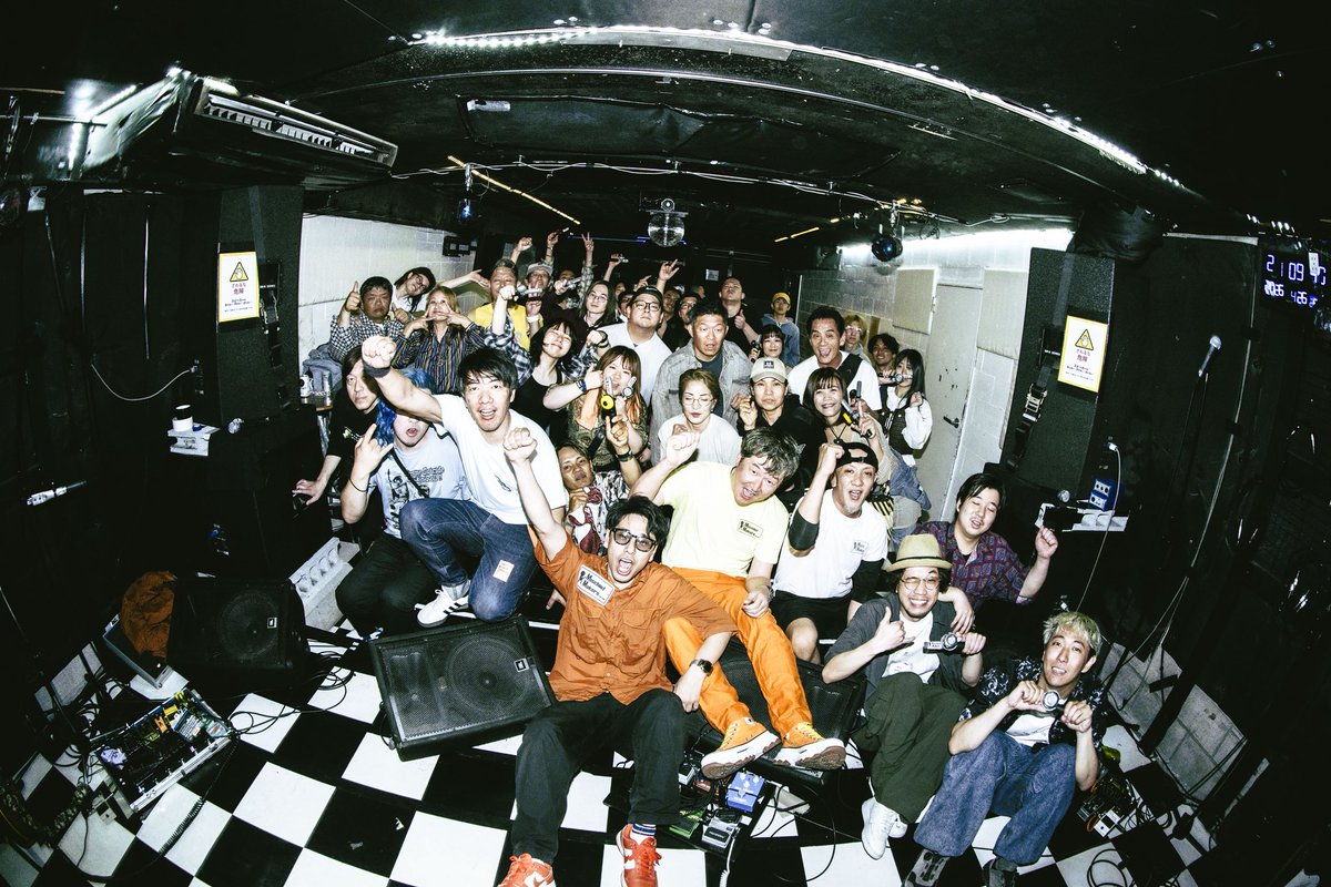 m_makers1990's tweet photo. 今回も楽しいイベントになりました！
観にきてくれた皆さん、対バンの方々、スタッフさん、ありがとうございました🙇‍♂️
皆さんが笑顔でいてくれてるのがご褒美です‼︎

次回は5/4(火/祝)京都AFTER BEAT

撮影: @oryuu_h2so4 https://t.co/T99WG56fyd