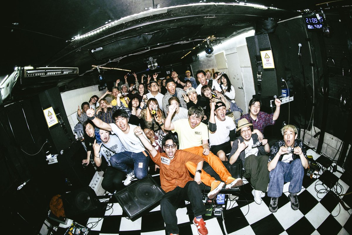 m_makers1990's tweet photo. 今回も楽しいイベントになりました！
観にきてくれた皆さん、対バンの方々、スタッフさん、ありがとうございました🙇‍♂️
皆さんが笑顔でいてくれてるのがご褒美です‼︎

次回は5/4(火/祝)京都AFTER BEAT

撮影: @oryuu_h2so4 https://t.co/T99WG56fyd