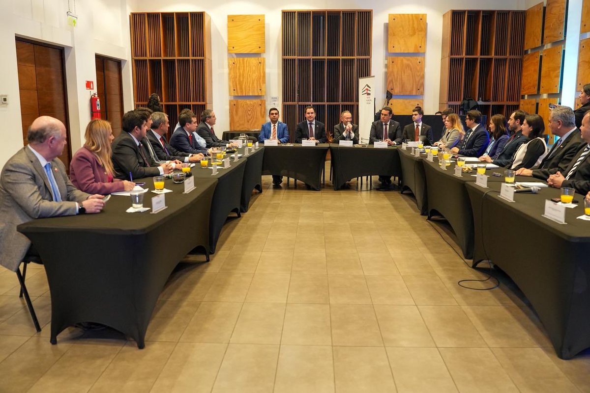 DPPItata's tweet photo. 🏛️ Gabinete Regional en Ñuble junto al Ministro Segpres

El Delegado Presidencial Provincial de Itata, Tomás Landaeta Fuentealba, participó en el Gabinete Regional encabezado por el Ministro Secretario General de la Presidencia, José García Ruminot https://t.co/kuDWMYhuMu