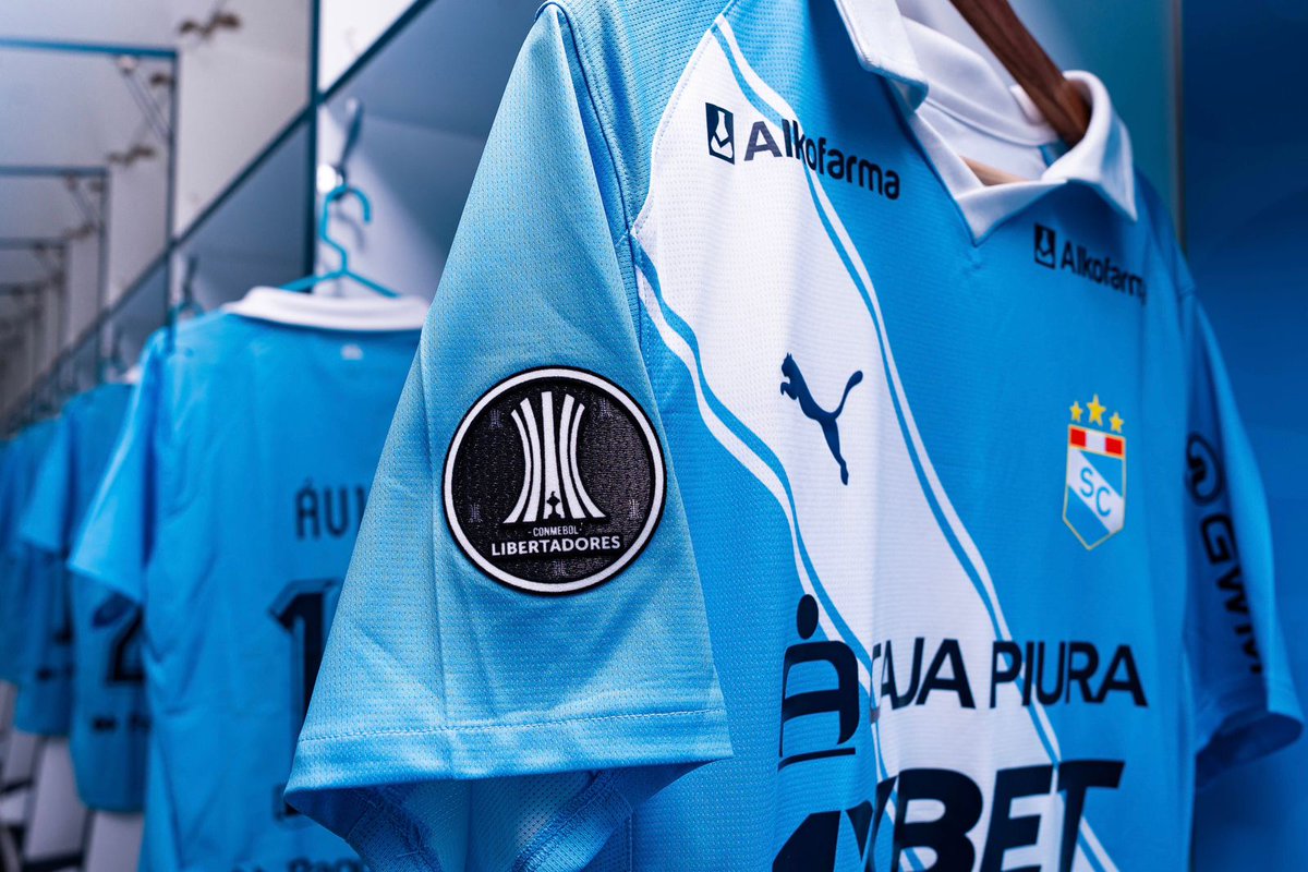 Enríquez; Sosa, Araujo, Lutiger, Cristiano; González, Cazonatti, Yotún, Castro; Iberico y Ávila. El 12 de Sporting Cristal para enfrentar a Junior en Matute.

📸: <a href="/ClubSCristal/">Club Sporting Cristal</a>