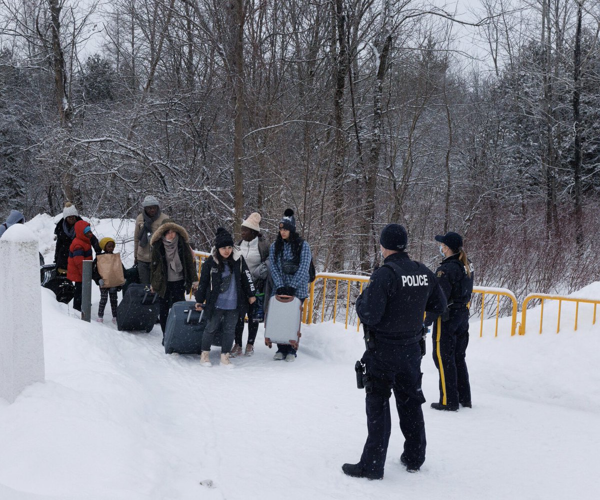 401_da_sarpanch's tweet image. #BORDER: The Liberal Government Just Purchased A Hotel In📍Pickering,ON For Over $27 Million To House Asylum Claimants That Illegally Crossed The Border And Asylum Claimants Who Arrived At A Port Of Entry. 🇨🇦 Via: @junonewscom 

The Program Will Cover Meals, Clothing And Help