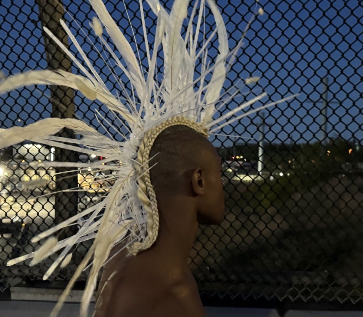 🎼 ੈ✩‧₊˚ (@ronisizemix) on Twitter photo 