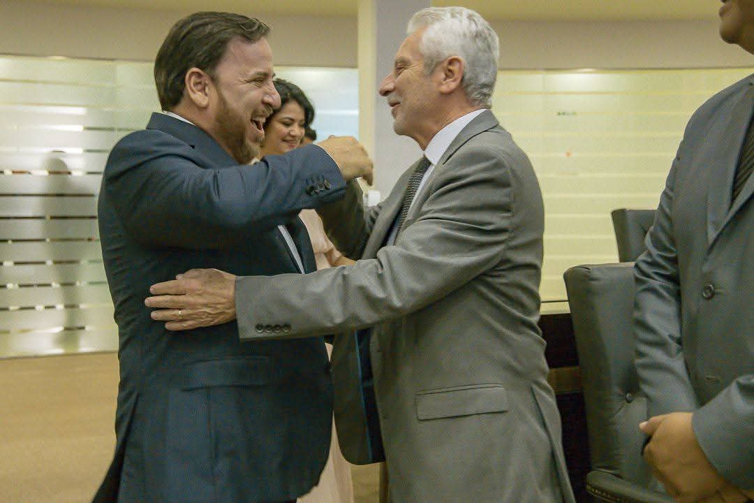 EDUCATAM's tweet photo. Haciendo cumplimiento de la glosa del Cuarto Informe del gobernador Américo Villarreal Anaya, el secretario de Educación de Tamaulipas, Miguel Ángel Valdez García, compareció ante las y los diputados en el Pleno del Congreso del Estado, donde https://t.co/srTfwBecys
