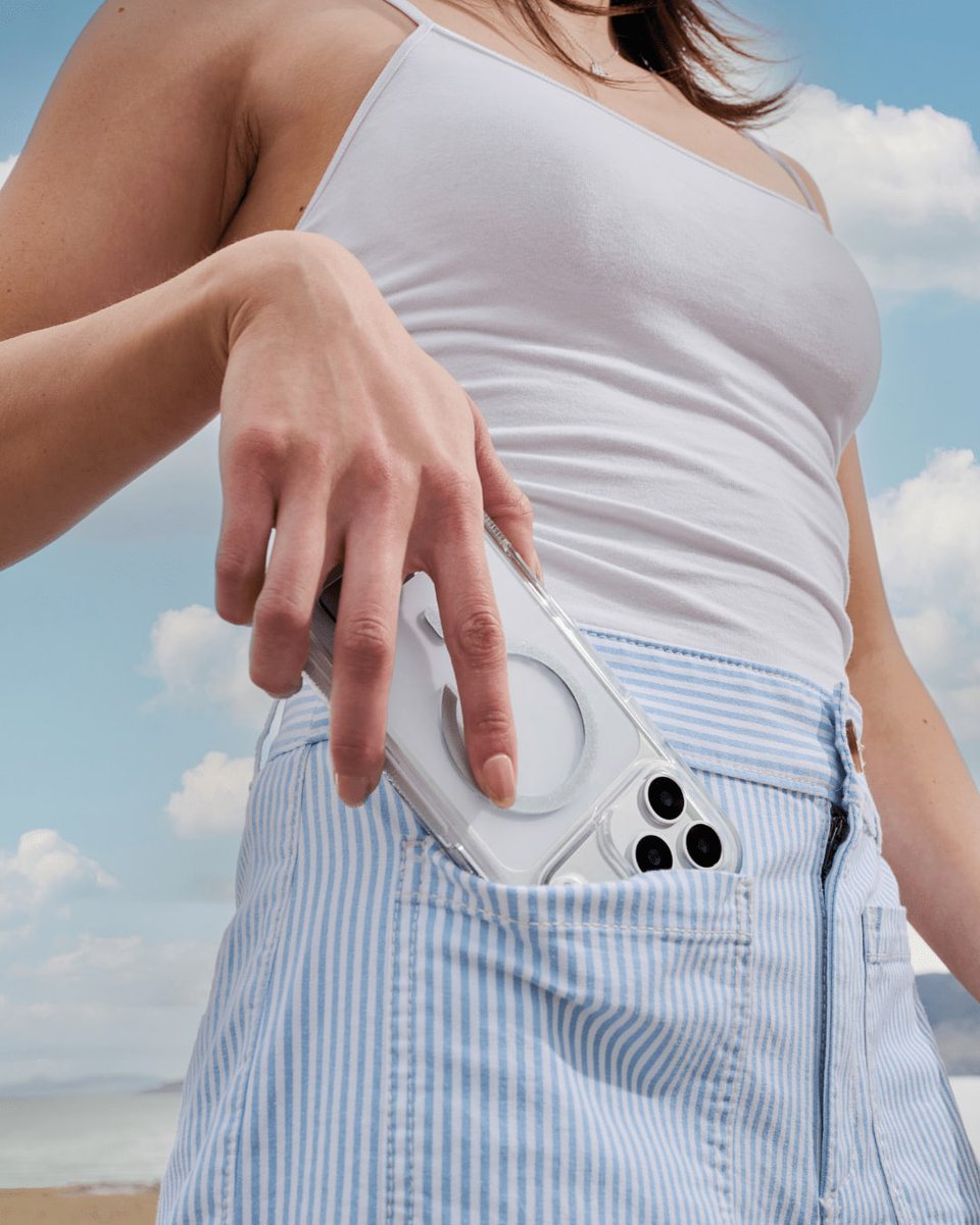 ZAGGStore's tweet photo. Clear days, clear case. ☁️ Protection that goes wherever you go, beach, brunch, or beyond.

#brunchnearme #clearcase https://t.co/uajfH6CXE3