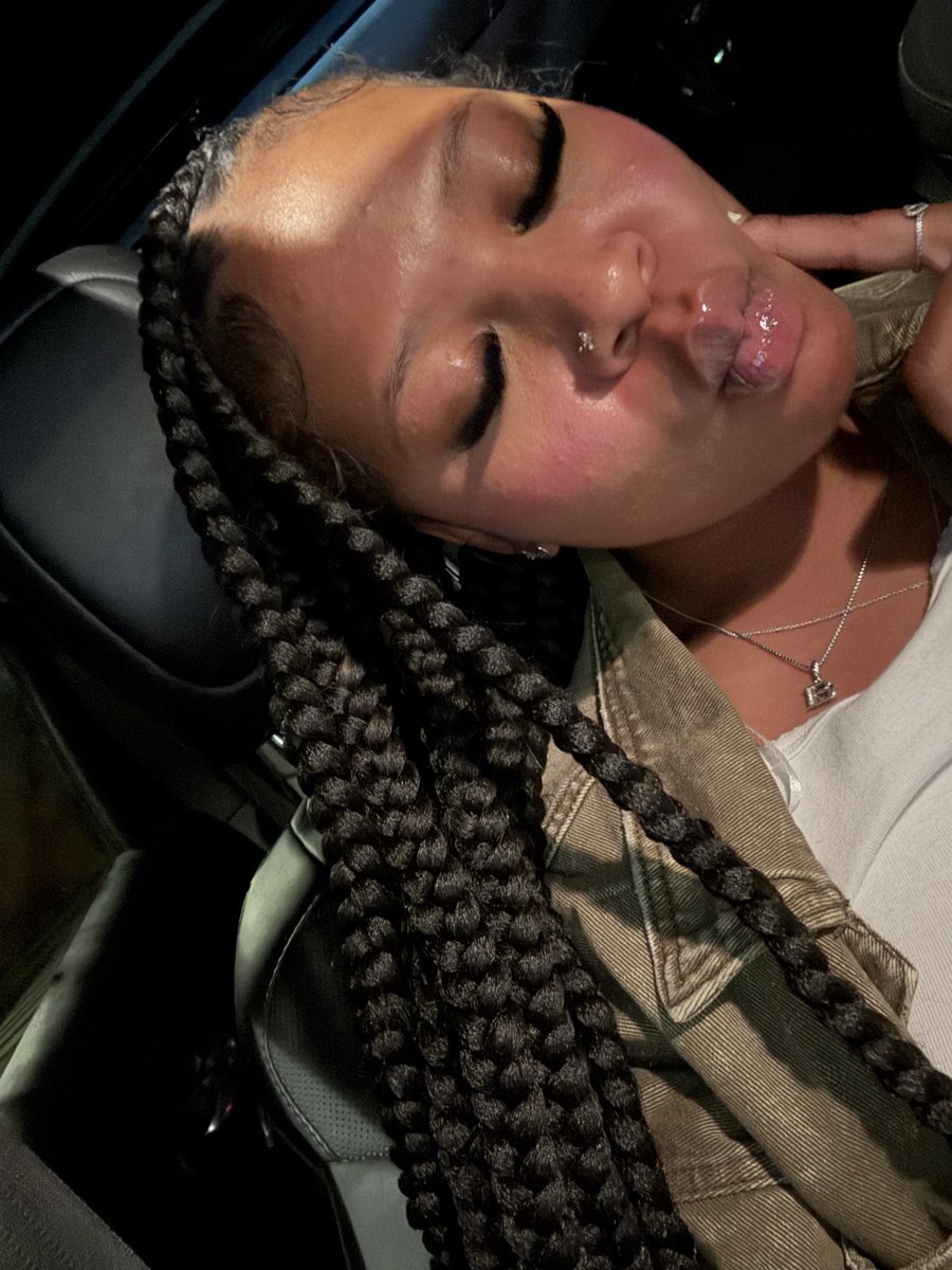 darling🐝 tweet media