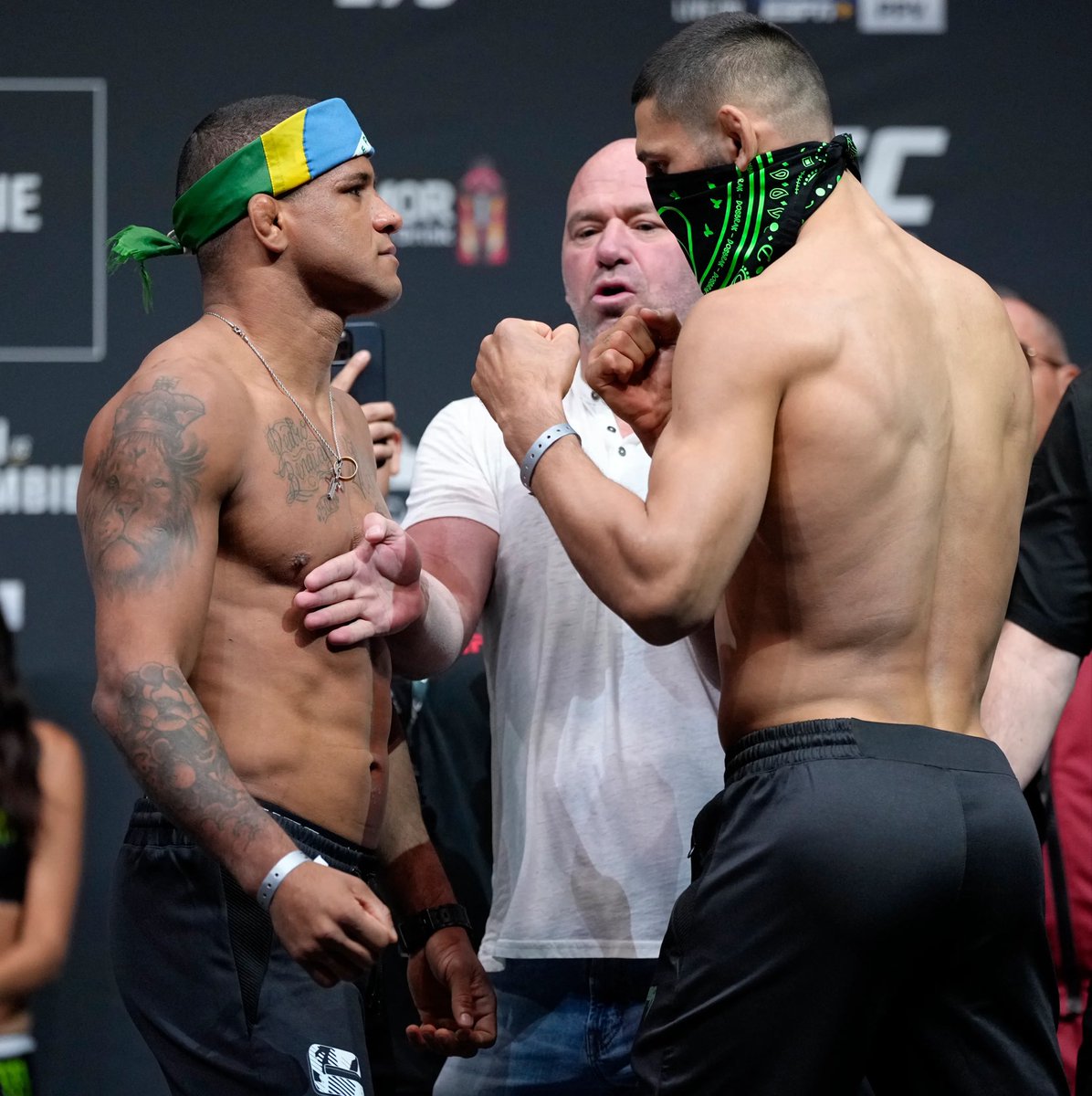 SVGAT8k's tweet photo. @GilbertDurinho @ufc Bonne retraite la rue n'oubliera pas ce combat https://t.co/rwNgT1ybvM