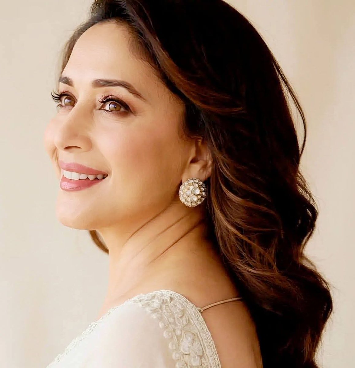 MAD FOR MADHURI DIVA tweet media