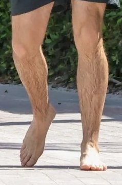 Feetsandzocks tweet media