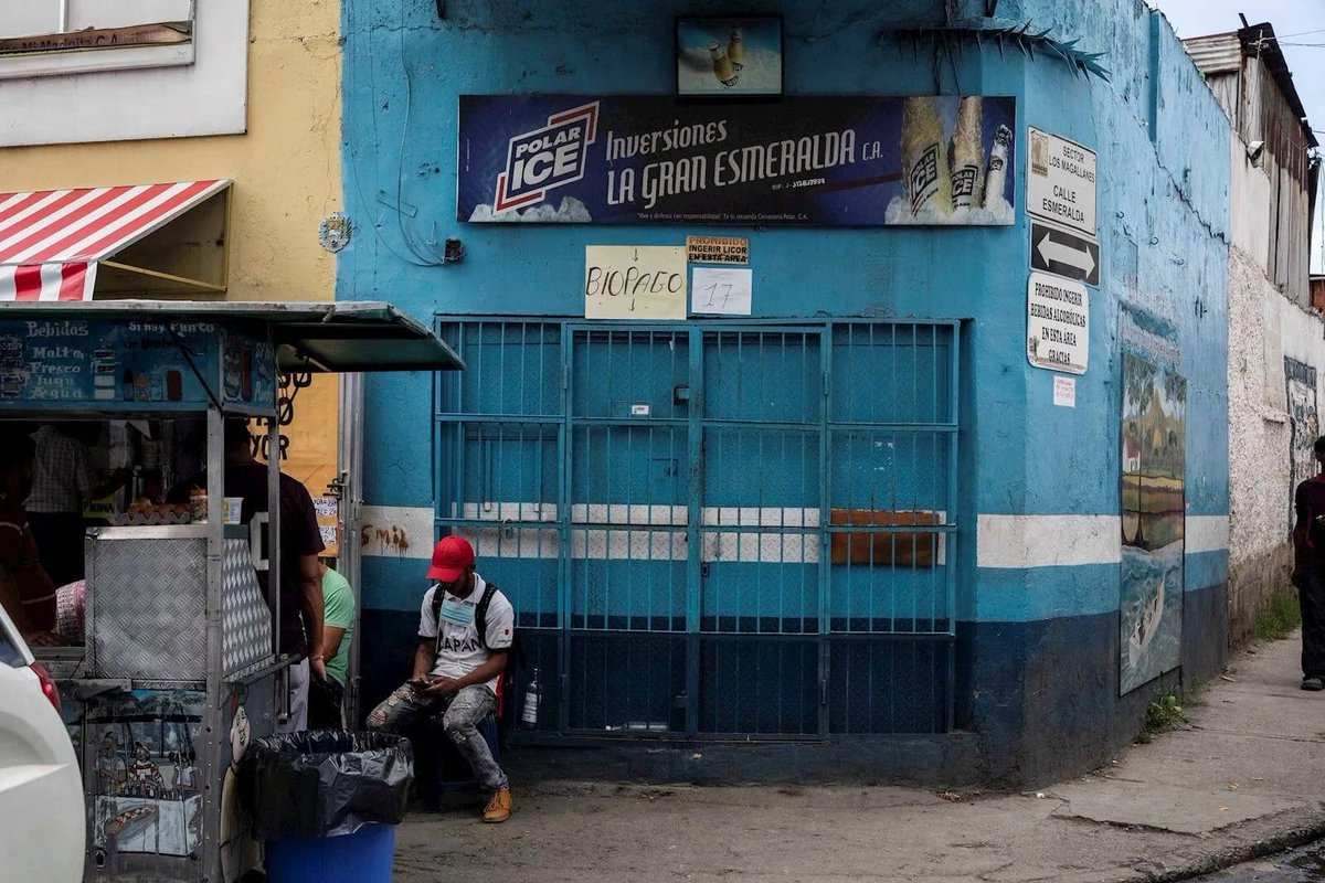 ReporteYa's tweet image. #28Abr #Venezuela #Caracas #Alcohol
La Alcaldía de Libertador reguló el expendio de bebidas alcohólicas en Caracas y fijó horarios diferenciados según el tipo de establecimiento, con sanciones y cierres a quienes incumplan la ordenanza.

Ventas al mayor y detal de 11:00 am a
