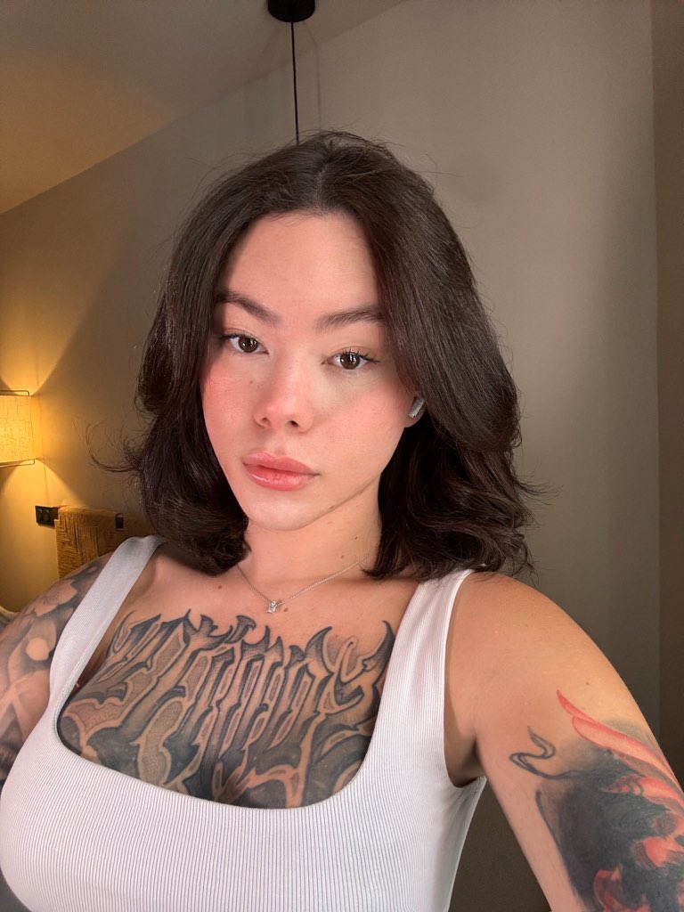 Bruna 💋 tweet media