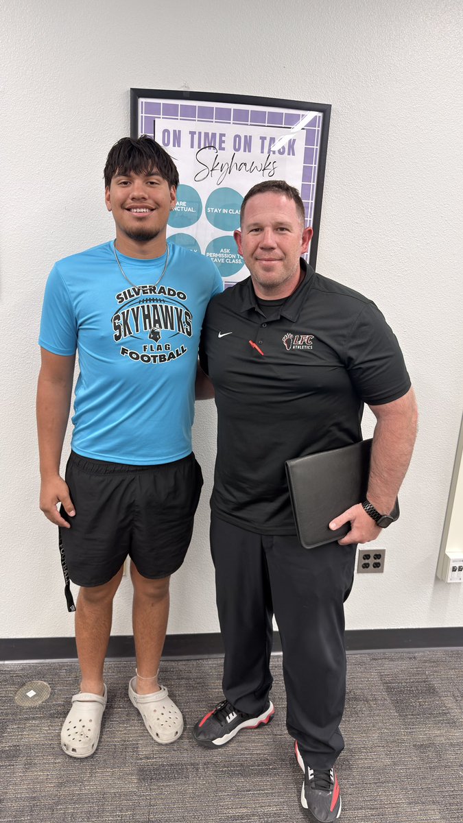 Swoll_2_'s tweet photo. Coach @zonesteps thank you so much for having me at @SilveradoHSFB today! Loved seeing what you have going on here! Was a great practice to watch ! https://t.co/5kGKZKgwLS